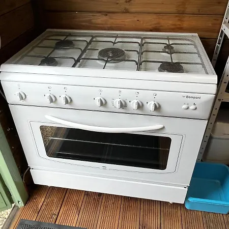 A Avec Vue Sur La Montagne *